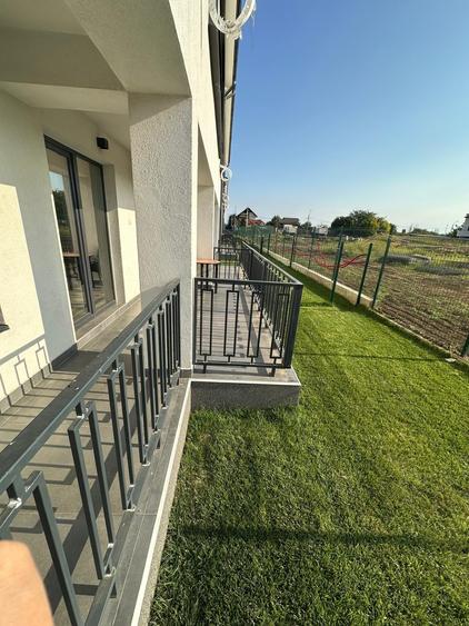 Duplex cu 4 camere cu Canalizare în Progresul