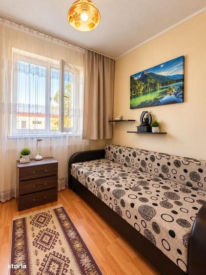 Apartament cu 3 camere semidecomandat în Florilor