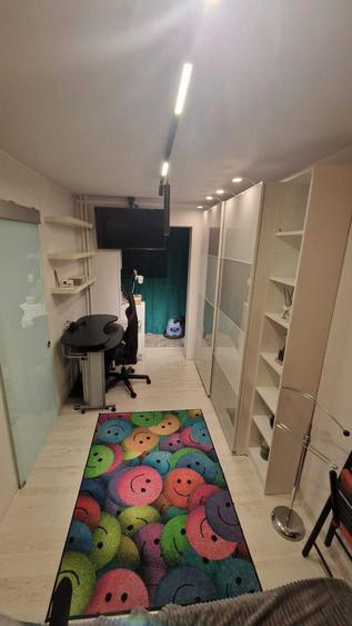 Apartament cu 2 camere semidecomandat în Strejnicu