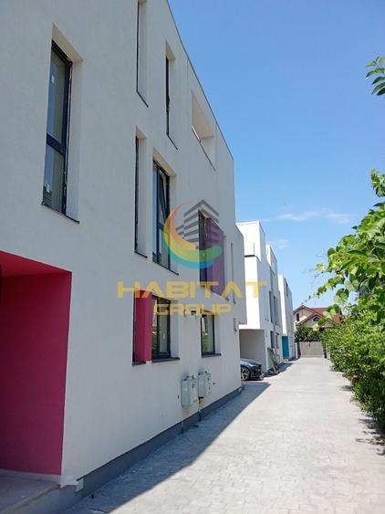 Duplex cu 5 camere cu Canalizare în Central