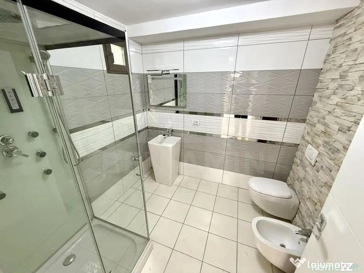 Casă cu 4 camere cu Teren 500 Mp în Malu Mare