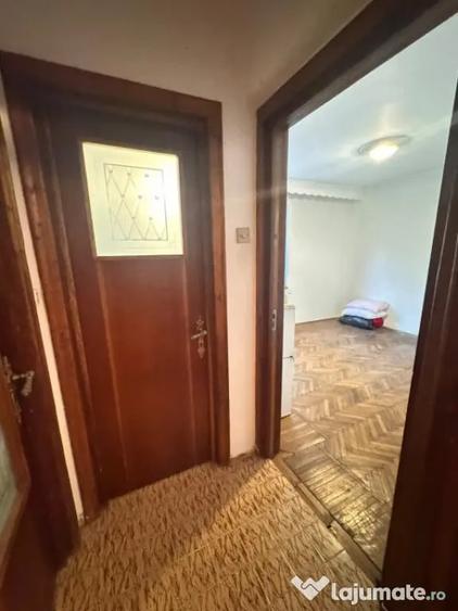 Apartament cu 2 camere decomandat în Brotăcei