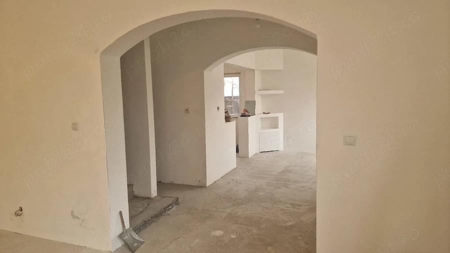 Casă cu 3 camere cu Teren 2400 Mp în Diosig