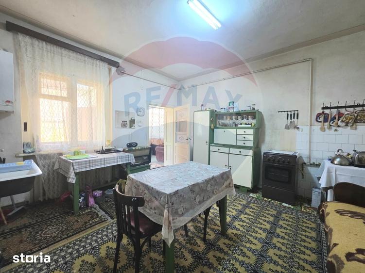 Casă cu 3 camere cu Teren 655 Mp în Central