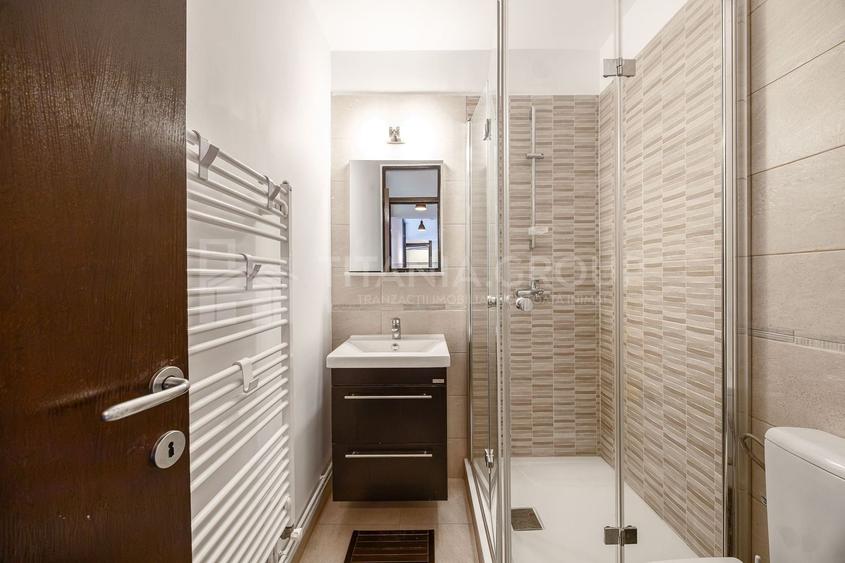 Apartament cu 4 camere decomandat, mobilat în Tractorul