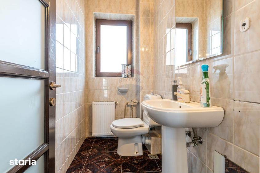 Casă cu 7 camere cu Teren 700 Mp în Grigorescu