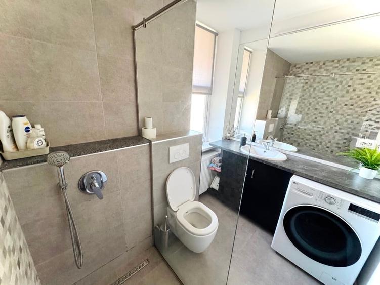 Apartament cu 2 camere semidecomandat, mobilat în P-ța Romană