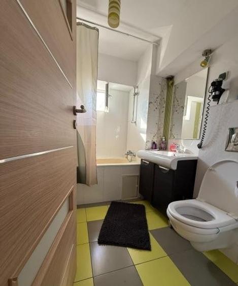 Apartament cu 3 camere decomandat în Dristor