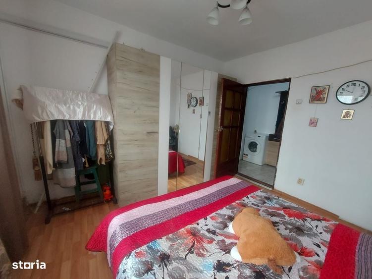 Apartament cu 3 camere decomandat în Micro 11