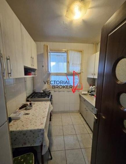Apartament cu 3 camere decomandat în Basarabia
