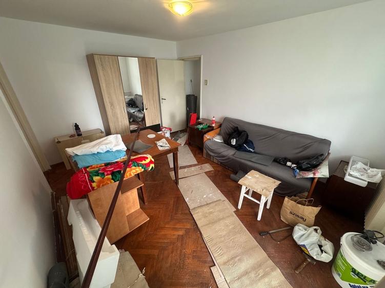 Apartament cu 3 camere semidecomandat, mobilat în I. C. Brătianu