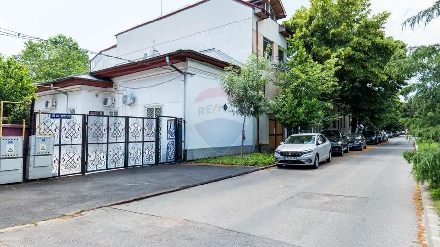 Casă individuală cu 4 camere cu Teren 467 Mp în Vatra Luminoasă
