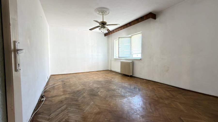 Apartament cu 2 camere decomandat în Soarelui