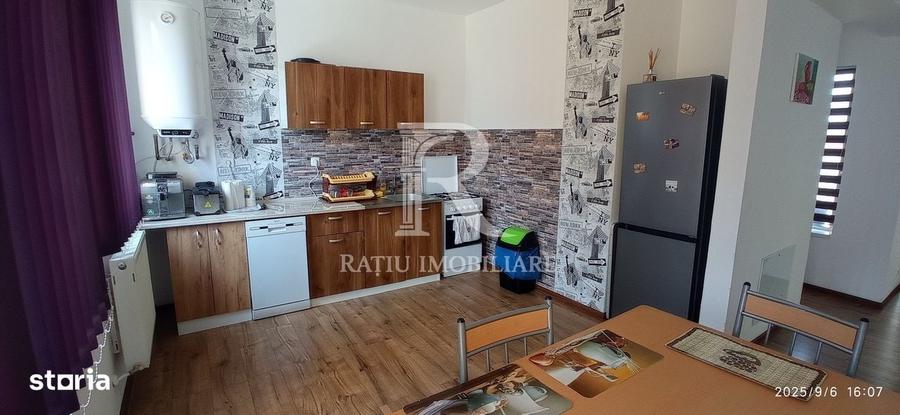 Casă cu 4 camere în Sânmartin