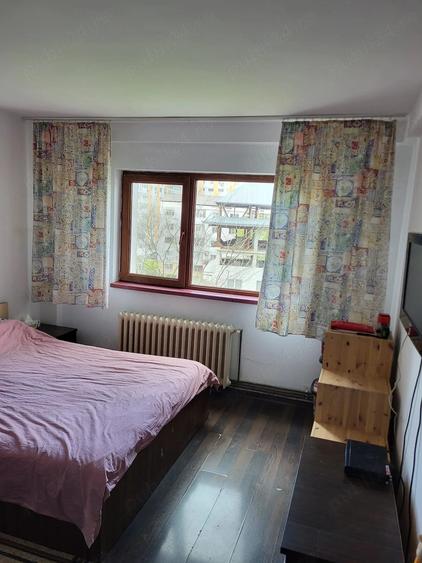 Apartament cu 3 camere decomandat în Nicolina