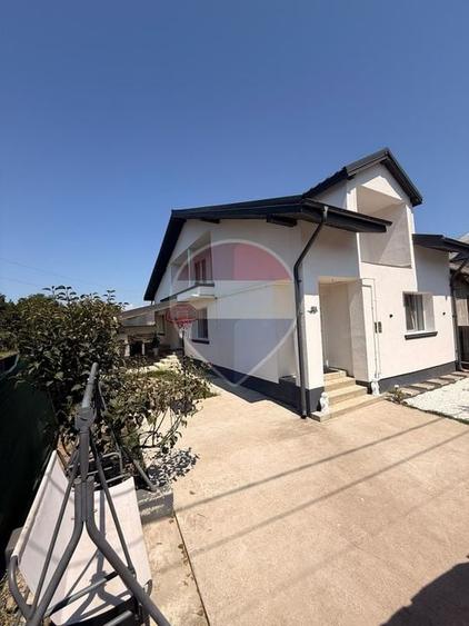 Duplex cu 6 camere cu Teren 229 Mp în Est
