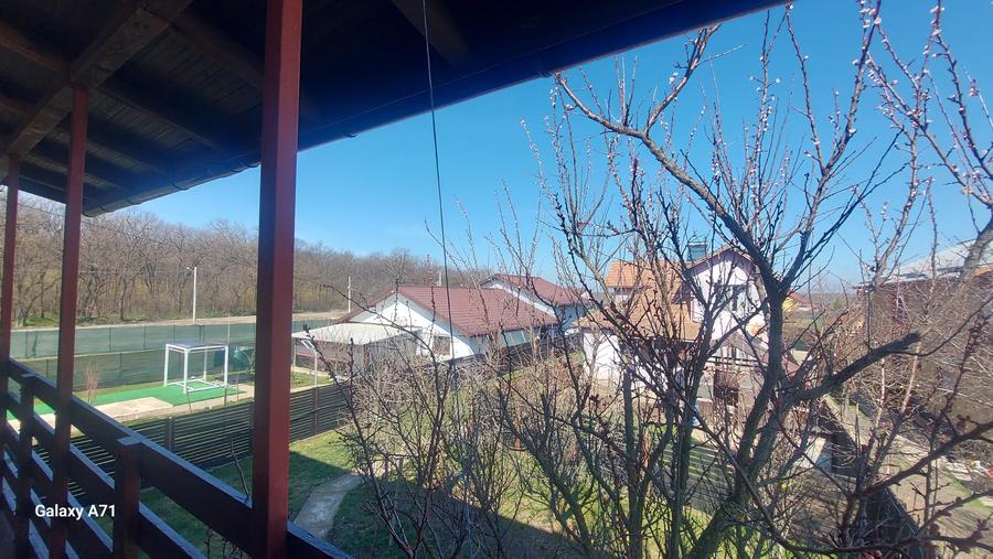 Casă cu 10 camere cu Canalizare în Grădiștea