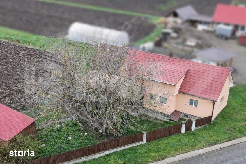 Casă cu 2 camere cu Teren 2300 Mp în Gornești
