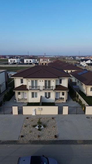 Duplex cu 5 camere cu Canalizare în Urseni