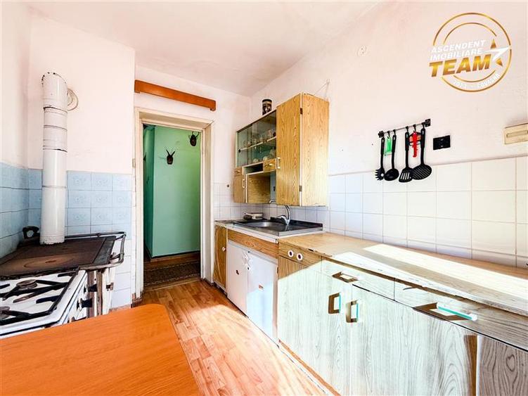 Apartament cu 3 camere decomandat în Malnaș-Băi