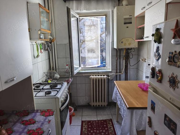 Apartament cu 3 camere semidecomandat în Zimbru