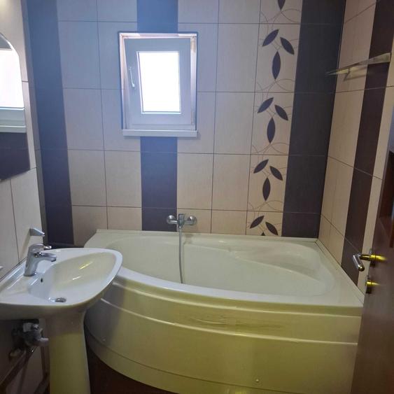 Apartament cu 3 camere decomandat în Mihai Bravu