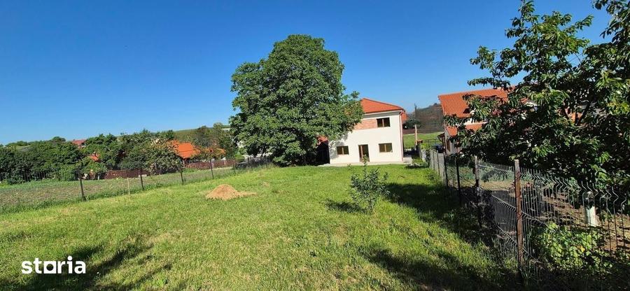 Casă cu 4 camere cu Teren 700 Mp în Apahida