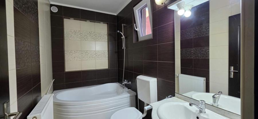 Apartament cu 2 camere decomandat în Decebal