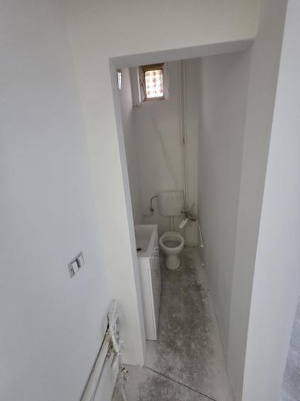 Spațiu comercial, de 56 mp, în Rogerius