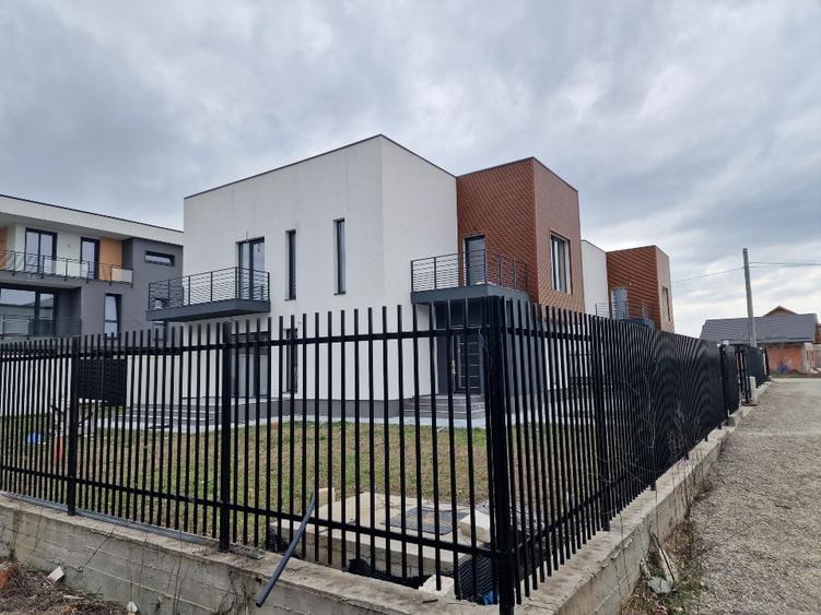 Casă individuală cu 5 camere cu Teren 400 Mp în Corbeanca