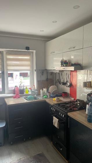 Apartament cu 3 camere semidecomandat în Theodor Pallady