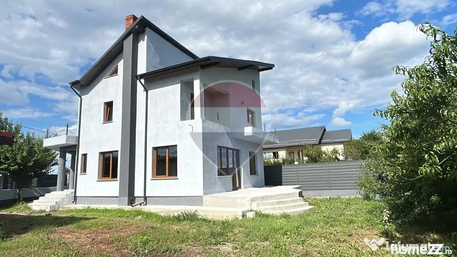 Casă cu 3 camere cu Teren 570 Mp în Săftica