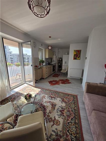 Apartament cu 2 camere decomandat, mobilat în Tractorul