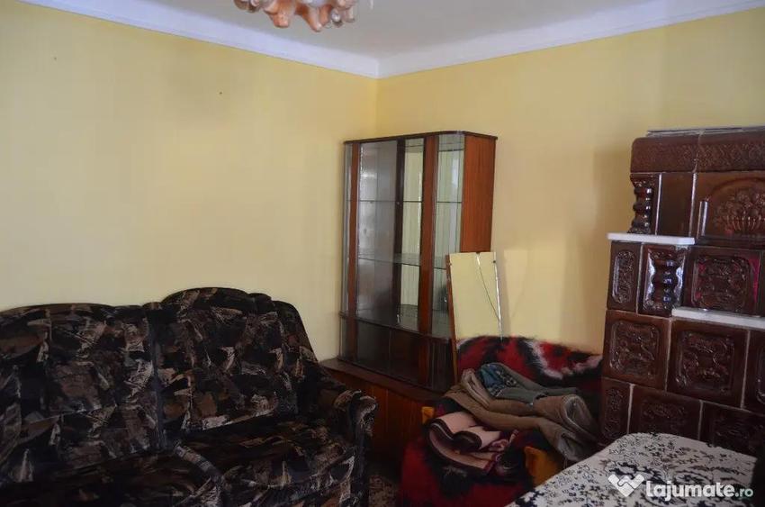 Casă cu 4 camere cu Teren 430 Mp în Podul Lung
