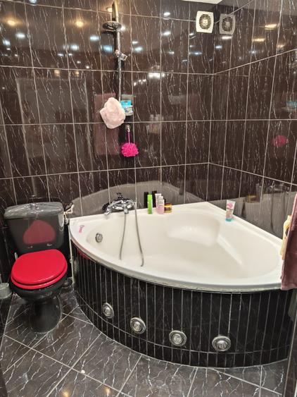 Apartament cu 3 camere decomandat în Drumul Taberei