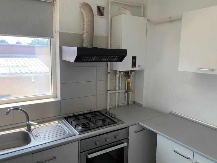 Apartament cu 4 camere decomandat în Central