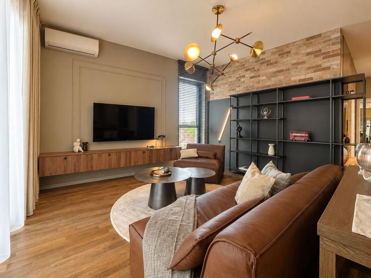 Apartament cu 3 camere decomandat, mobilat în Ultracentral