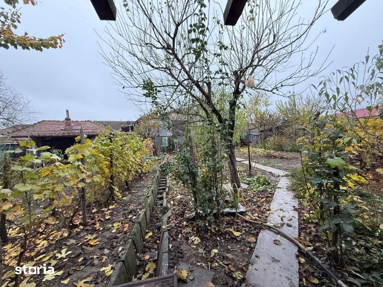 Casă cu 4 camere cu Teren 814 Mp în Brestei