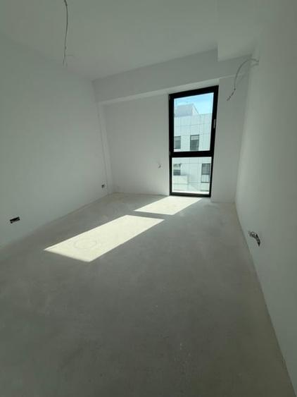 Apartament cu 3 camere decomandat în P-ța Alba Iulia