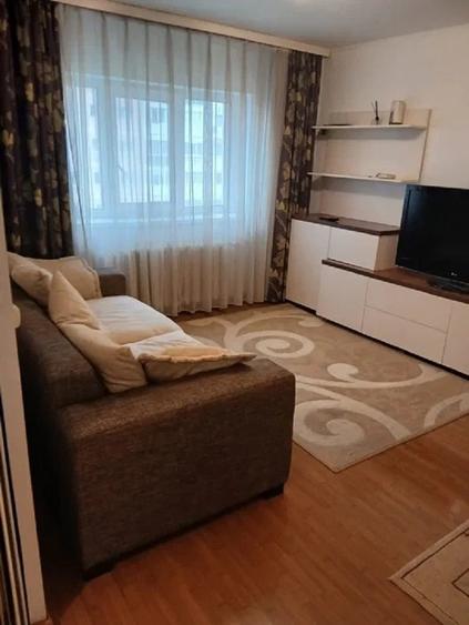 Garsonieră decomandată, mobilată în Central