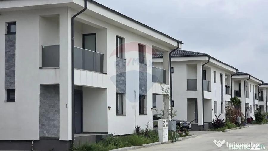 Casă cu 5 camere cu Teren 250 Mp în Clinceni