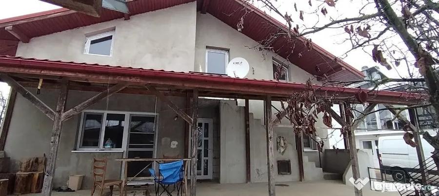 Casă cu 4 camere cu Teren 5000 Mp în Suseni