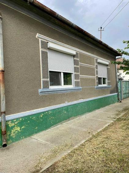 Casă cu 4 camere cu Teren 120 Mp în Iratoșu