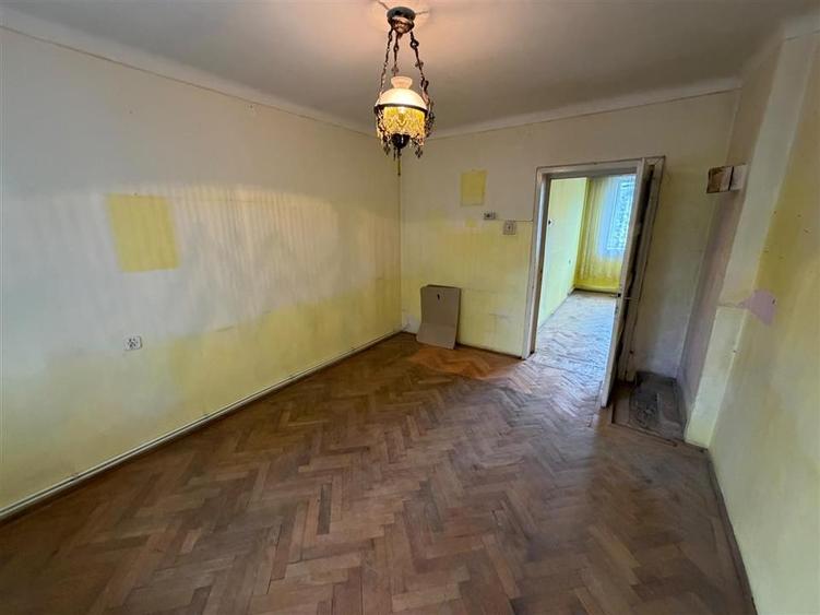 Apartament cu 2 camere nedecomandat în Energiei