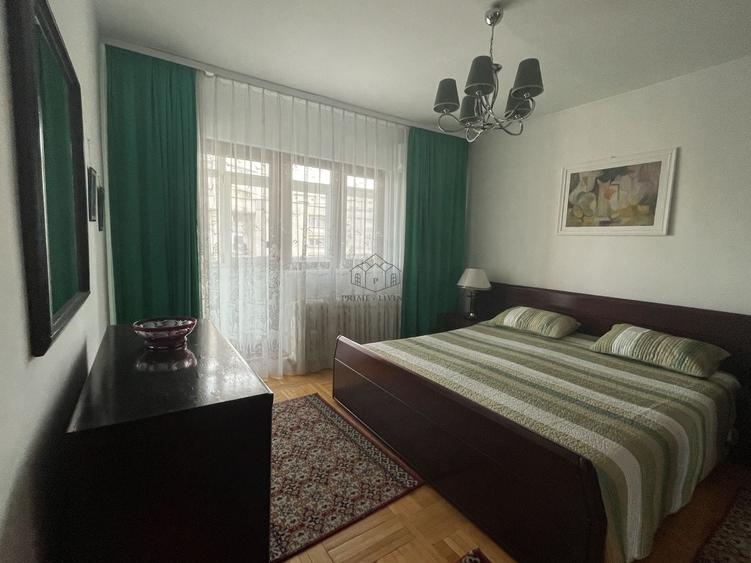 Apartament cu 3 camere decomandat, mobilat în Victoriei