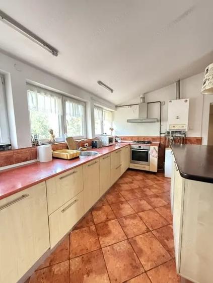 Apartament cu 3 camere decomandat, mobilat în Bălcescu