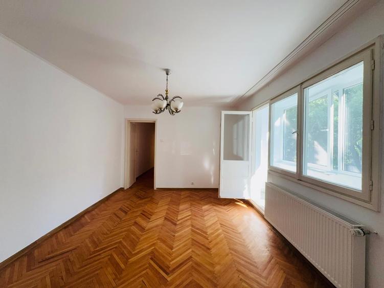 Apartament cu 3 camere semidecomandat în Șagului
