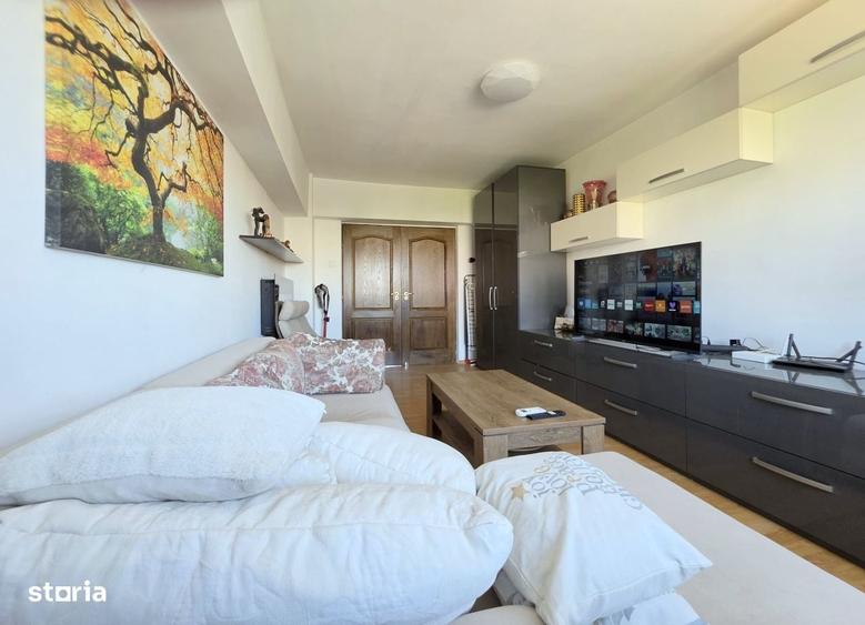 Apartament cu 4 camere decomandat în Vitan