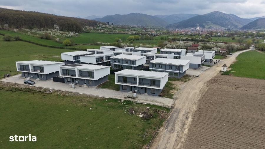 Casă cu 4 camere cu Teren 414 Mp în Rășinari