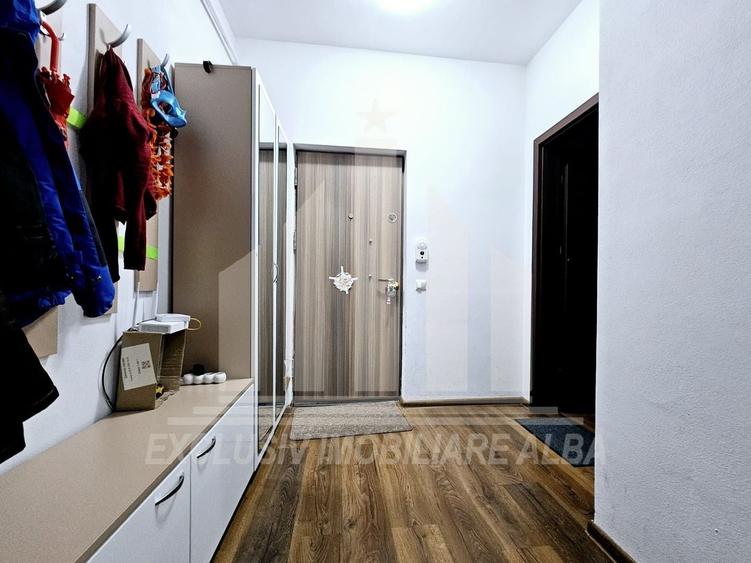 Apartament cu 3 camere decomandat, mobilat în Maier